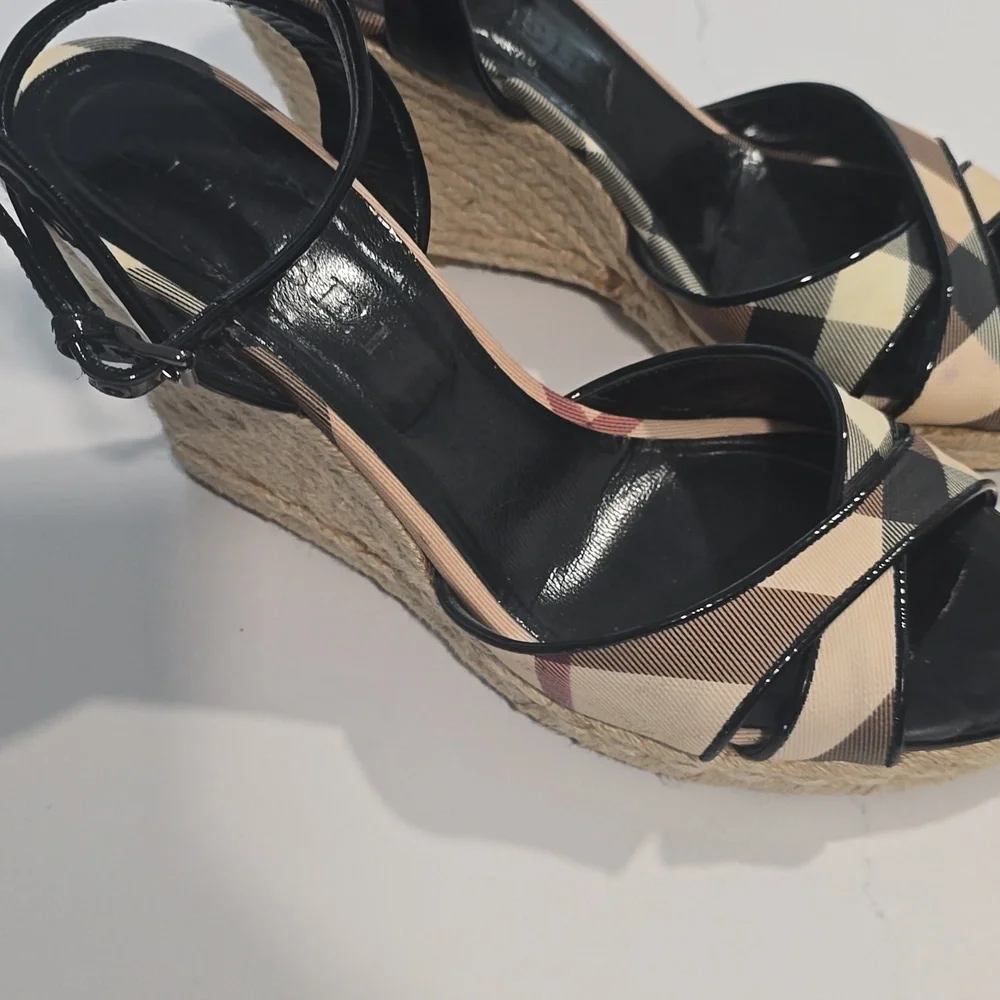 Burberry Plaid Wedge Sandals Espadrilles Size 39 with Box - Picture 3 of 16